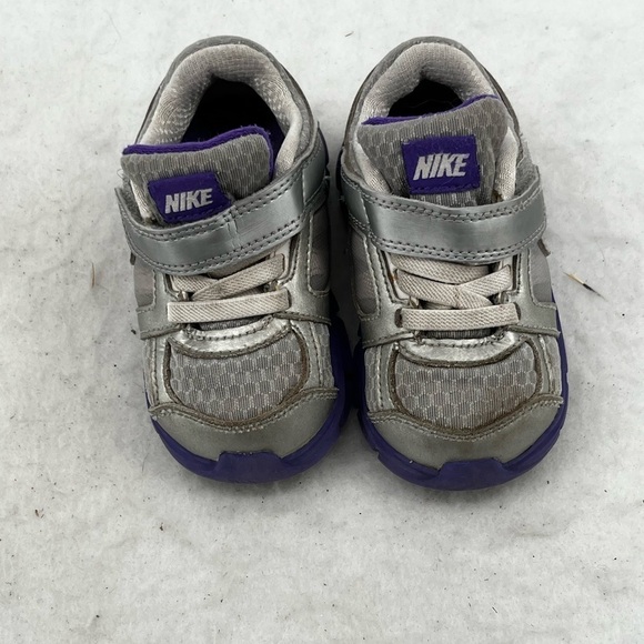NIKE Toddler Girls Fusion St 2 Silver/Purple/Pink Size: 6 - Picture 7 of 7